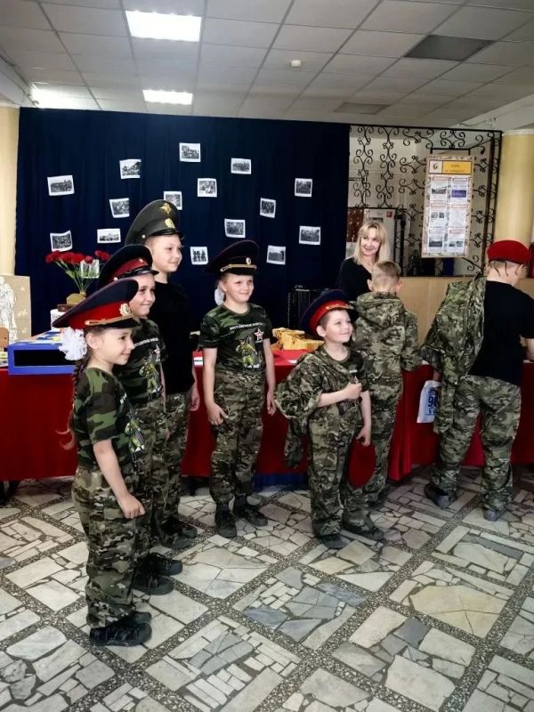 Наши маленькие герои. В Красноярском крае завершился региональный этап Всероссийской военно-патриотической игры «Зарница 2.0» для младшей возрастной категории! Организаторы: Движение Первых, ЮНАРМИЯ и Центр «ВОИН» Наши маленькие герои. В Красноярском крае завершился региональный этап Всероссийской военно-патриотической игры «Зарница 2.0» для младшей возрастной категории! Организаторы: Движение Первых, ЮНАРМИЯ и Центр «ВОИН»