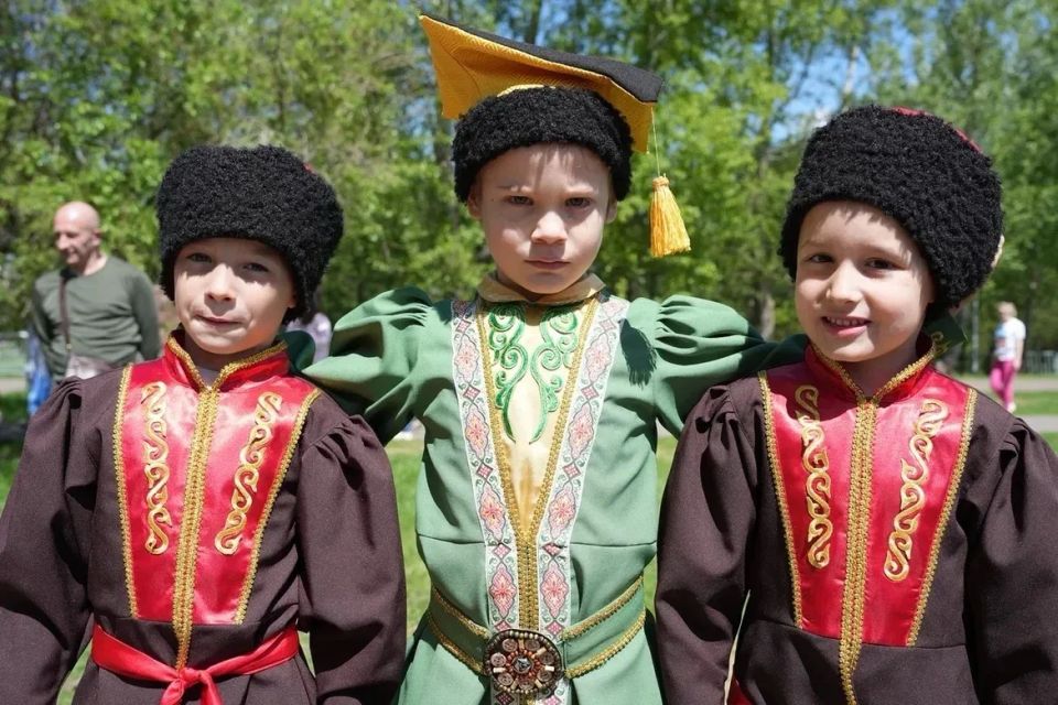 Впервые на острове Татышев провели праздничное шествие ко Дню защиты детей Впервые на острове Татышев провели праздничное шествие ко Дню защиты детей