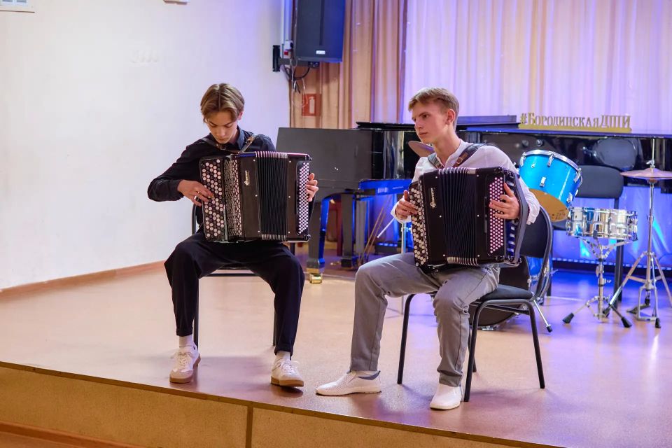 В Бородино прошёл вечер памяти педагога и музыканта Виктора Карпенко В Бородино прошёл вечер памяти педагога и музыканта Виктора Карпенко