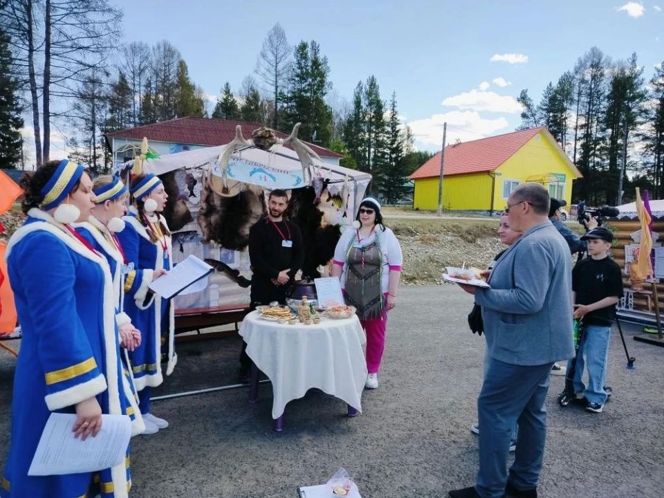 Мы - не просто соседи, мы - семья! Мы - не просто соседи, мы - семья!