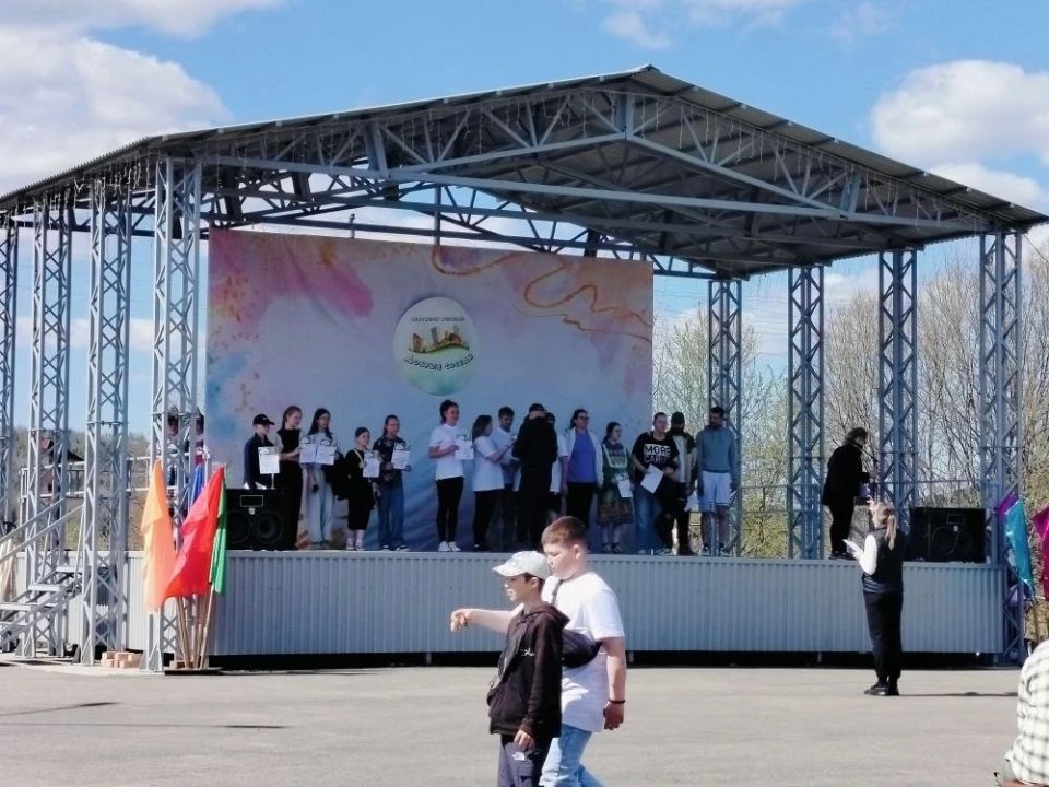 Мы - не просто соседи, мы - семья! Мы - не просто соседи, мы - семья!