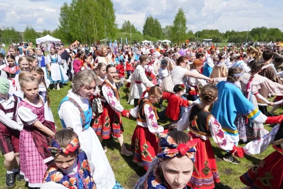 Впервые на острове Татышев провели праздничное шествие ко Дню защиты детей Впервые на острове Татышев провели праздничное шествие ко Дню защиты детей