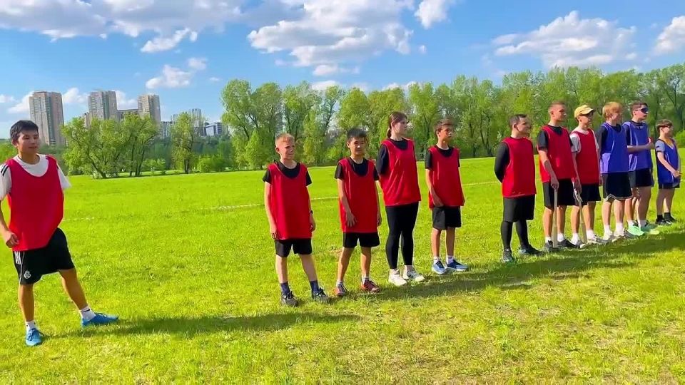 В преддверии Международного дня защиты детей на острове Татышев прошел товарищеский матч по мини-лапте
