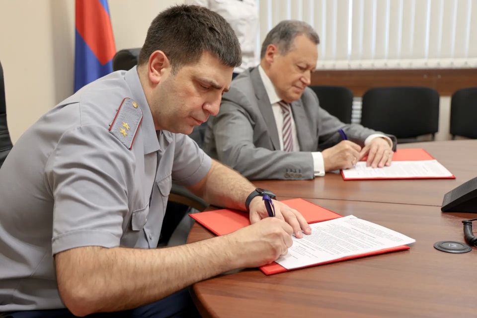 ГУФСИН России по Красноярскому краю и Университет Решетнева заключили соглашение о сотрудничестве ГУФСИН России по Красноярскому краю и Университет Решетнева заключили соглашение о сотрудничестве