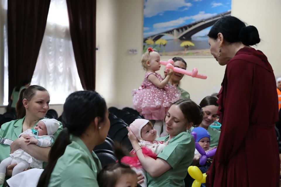Депутат Законодательного собрания Красноярского края Ирина Иванова в День защиты детей побывала на празднике в ИК-22 Депутат Законодательного собрания Красноярского края Ирина Иванова в День защиты детей побывала на празднике в ИК-22