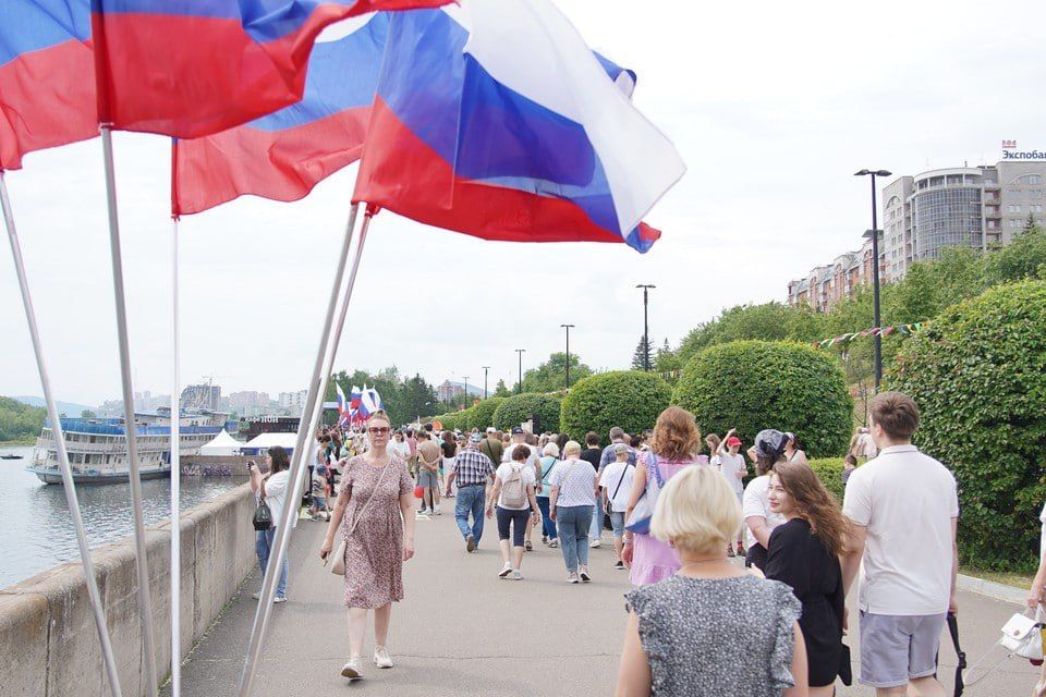 В июне жителей Красноярского края, как и всей страны, ожидают трехдневные выходные и короткая рабочая неделя