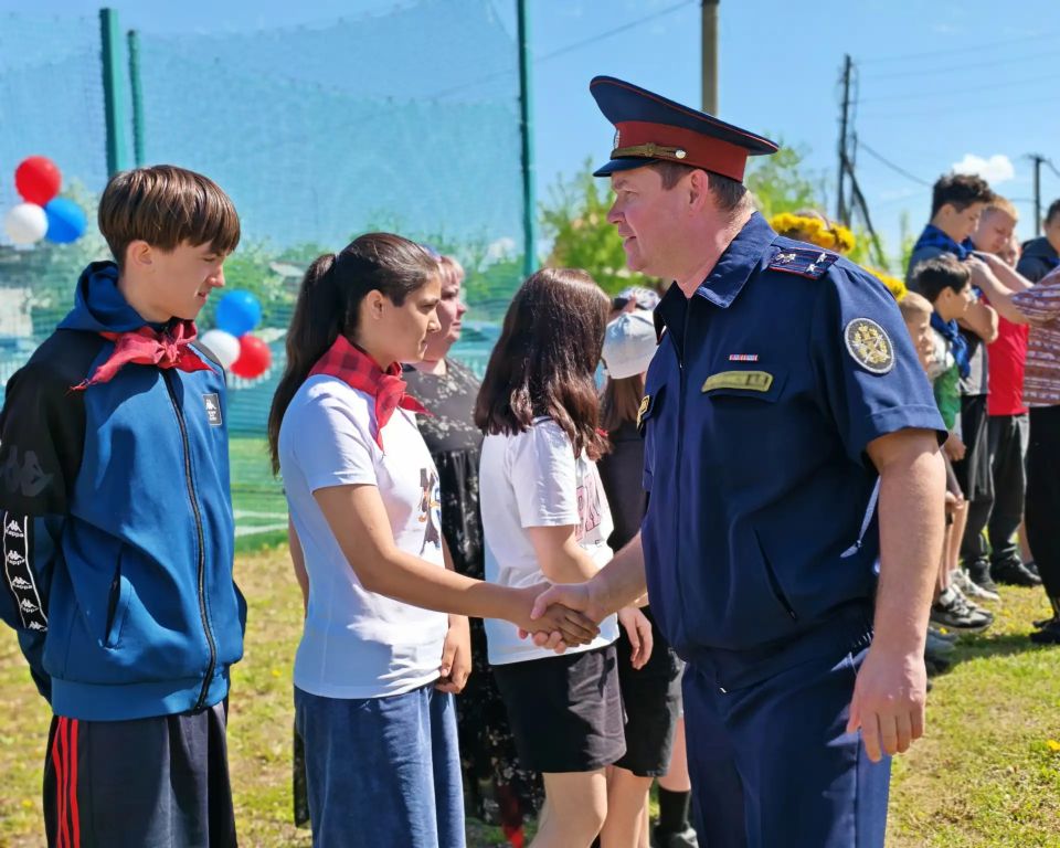 Сотрудники ИК-31 поздравили воспитанников Есауловского детского дома с Днем защиты детей