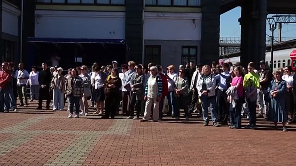 В КРАСНОЯРСК ВПЕРВЫЕ ПРИБЫЛ «ТЕАТРАЛЬНЫЙ ПОЕЗД» С АРТИСТАМИ