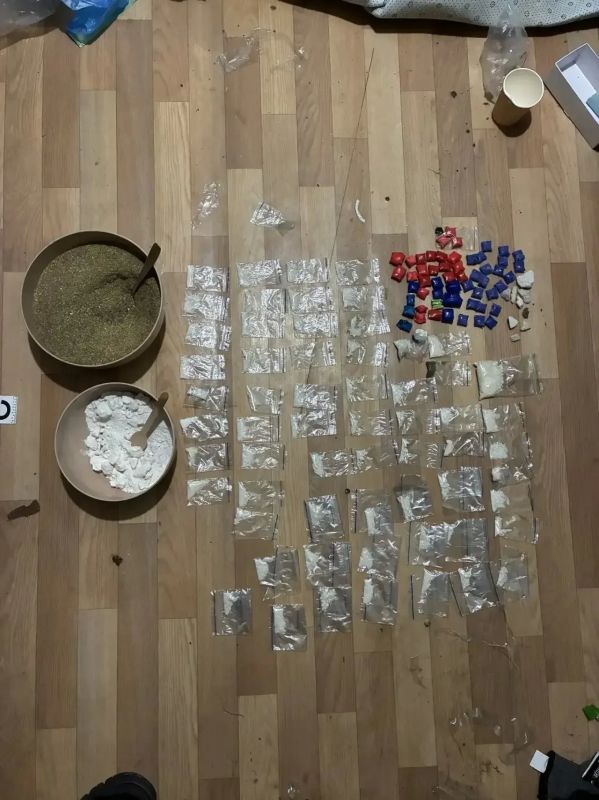 Восемь видов наркотиков, криптовалюта и квартира-склад: в Красноярске перед судом предстанет оптовый курьер теневого интернет-магазина