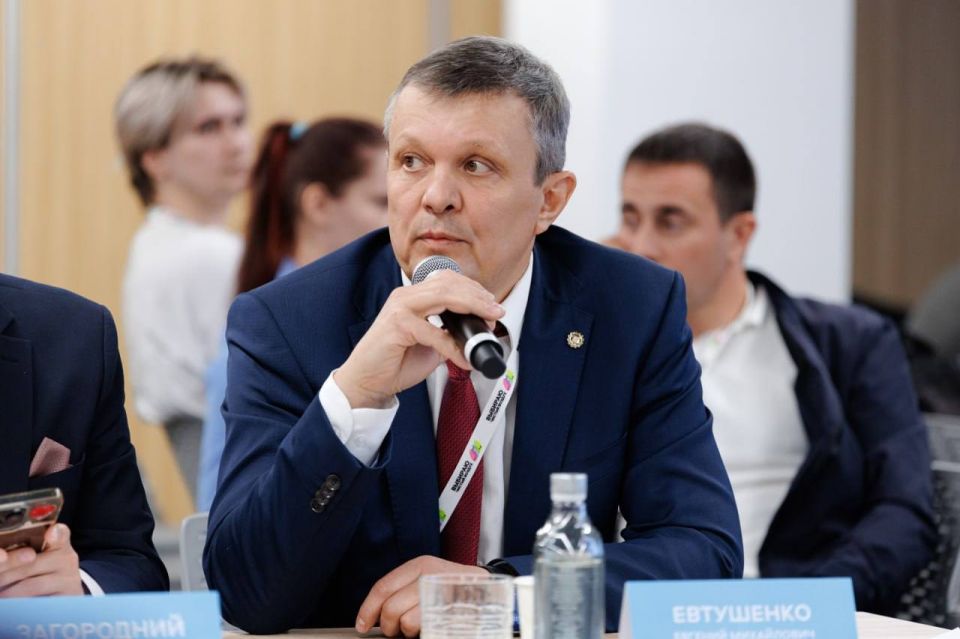 Тепло без дыма и чистый воздух: СУЭК-Красноярск подтвердила возможность расширять производство инновационных бездымных брикетов Тепло без дыма и чистый воздух: СУЭК-Красноярск подтвердила возможность расширять производство инновационных бездымных брикетов