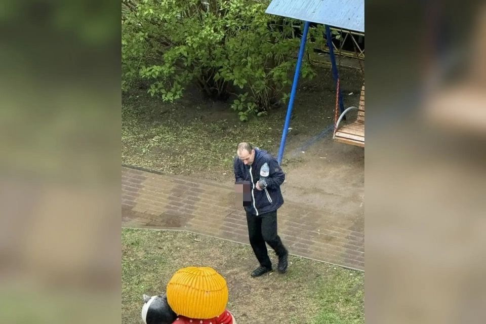 «Весь подъезд ходит с перцовыми баллончиками»: житель Красноярска держит в страхе соседей и жалуется на голоса в голове
