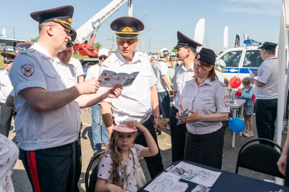 Накануне на трассе «Красное кольцо» завершились кольцевые автогонки среди экипажей ДПС Сибирского федерального округа Накануне на трассе «Красное кольцо» завершились кольцевые автогонки среди экипажей ДПС Сибирского федерального округа