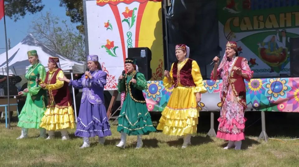 В Боготольском округе шумно и душевно встретили Сабантуй В Боготольском округе шумно и душевно встретили Сабантуй