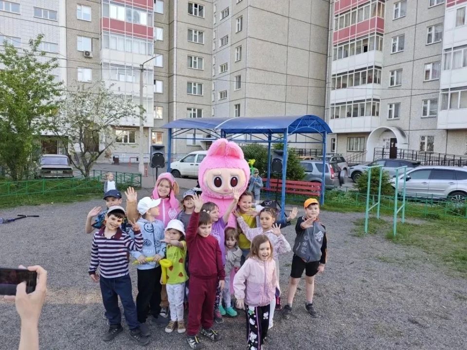 Фабрика народных инициатив путешествует по дворам! Фабрика народных инициатив путешествует по дворам!