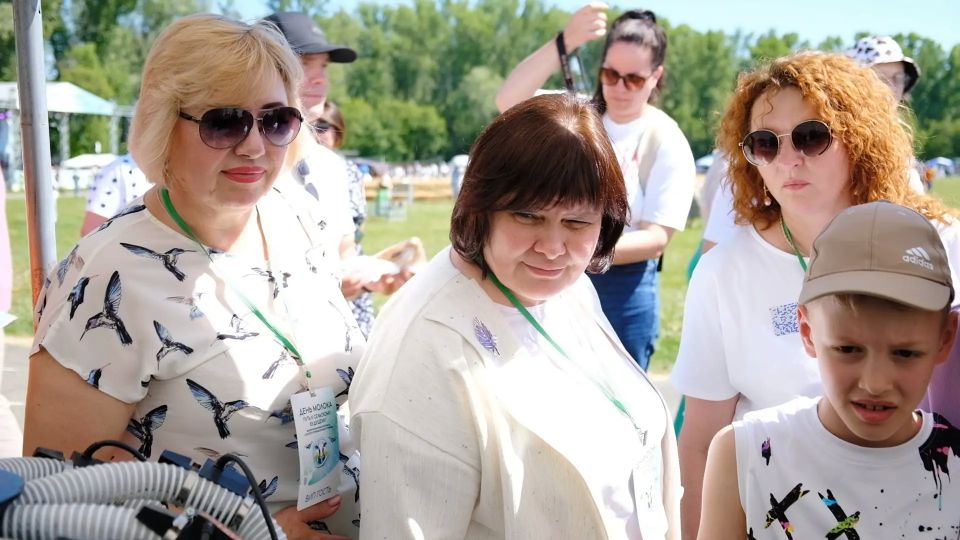 В Шушенском округе состоялся V Межрегиональный фестиваль сельского промышленного туризма «День молока - путь к сельскому будущему» В Шушенском округе состоялся V Межрегиональный фестиваль сельского промышленного туризма «День молока - путь к сельскому будущему»