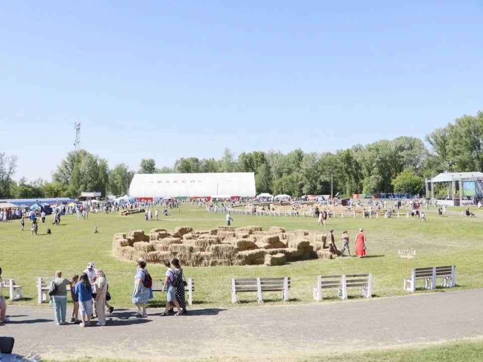 В Шушенском округе состоялся V Межрегиональный фестиваль сельского промышленного туризма «День молока - путь к сельскому будущему» В Шушенском округе состоялся V Межрегиональный фестиваль сельского промышленного туризма «День молока - путь к сельскому будущему»