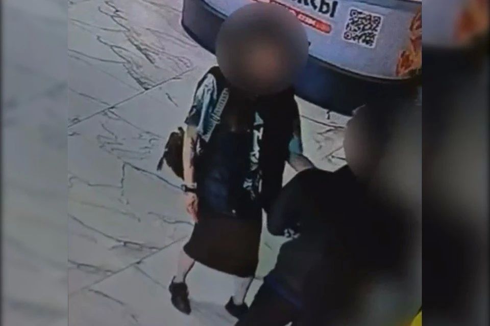 Жительница Красноярска сняла все деньги с чужой карты и теперь пойдет под суд