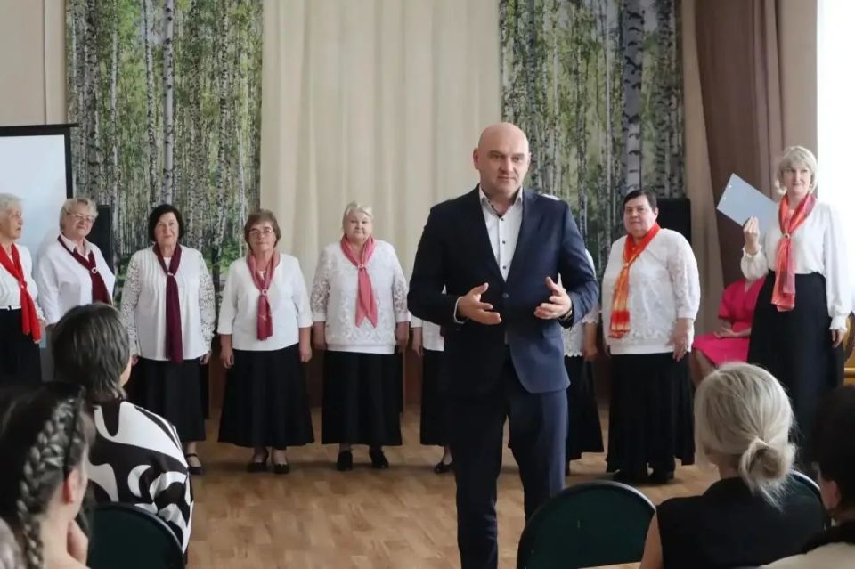 Социальных работников поздравили с профессиональным праздником Социальных работников поздравили с профессиональным праздником
