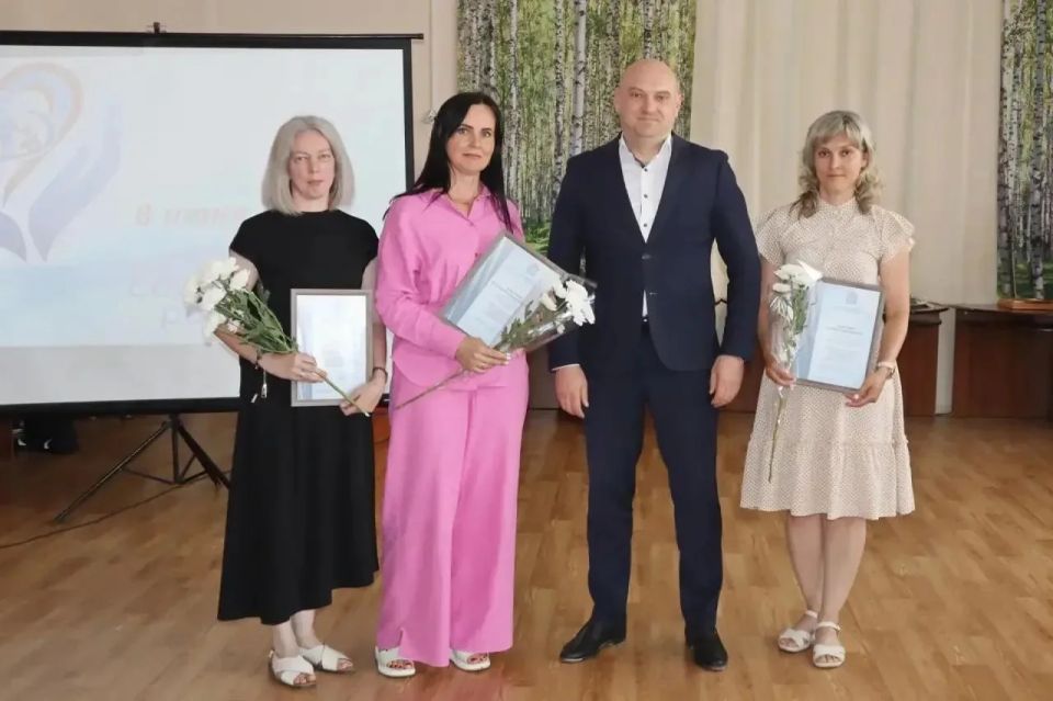 Социальных работников поздравили с профессиональным праздником Социальных работников поздравили с профессиональным праздником