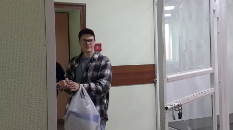 Канского подростка Никиту Уварова* оставили в СИЗО еще на 2 месяца