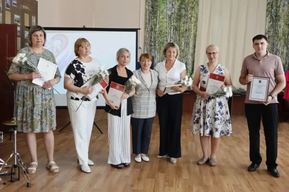 Социальных работников поздравили с профессиональным праздником Социальных работников поздравили с профессиональным праздником
