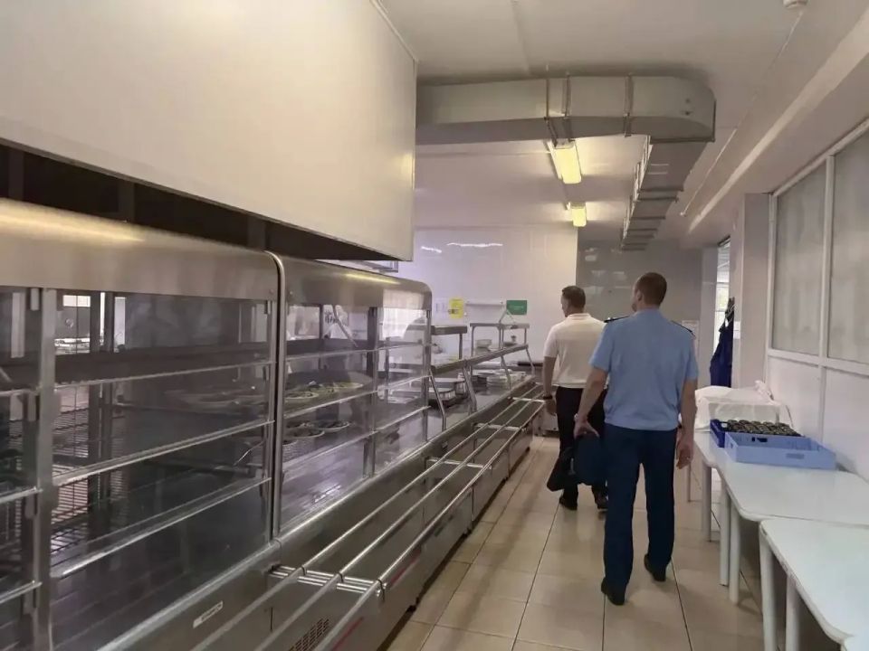 Массовое отравление произошло в красноярском лагере "Сокол" Массовое отравление произошло в красноярском лагере "Сокол"