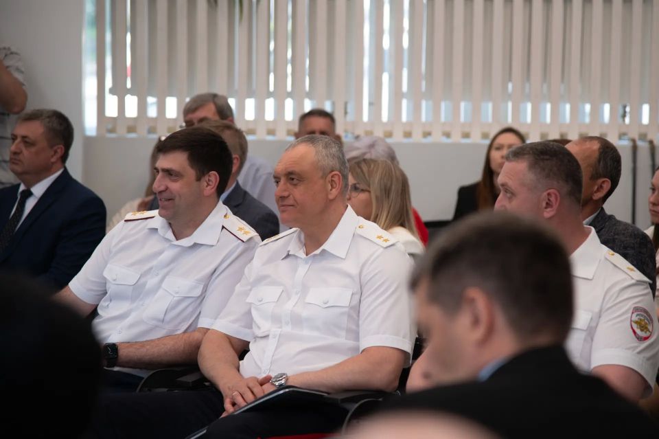 В Красноярске состоялось торжественное подписание Соглашения о партнерстве между краевым Главком и средними специальными учебными заведениями В Красноярске состоялось торжественное подписание Соглашения о партнерстве между краевым Главком и средними специальными учебными заведениями