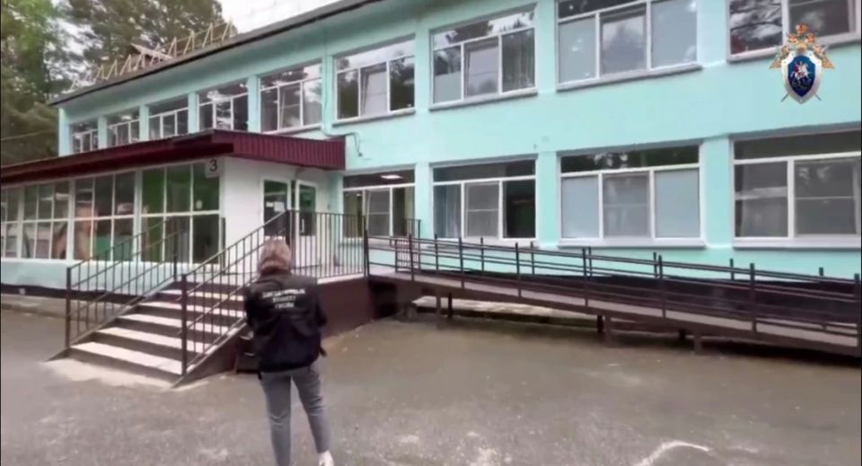 Глава Следственного комитета России Александр Бастрыкин потребовал доклад о расследовании обстоятельств заболевания детей в лагере Красноярского края