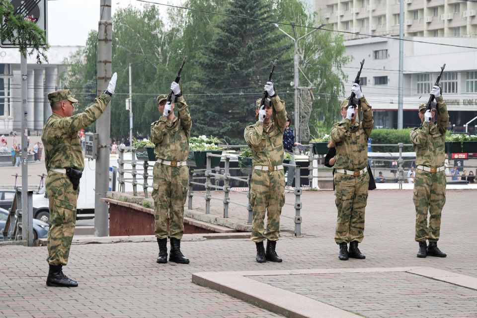 Празднование Дня города продолжилось на площади перед администрацией Красноярска Празднование Дня города продолжилось на площади перед администрацией Красноярска