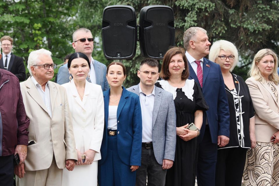 Празднование Дня города продолжилось на площади перед администрацией Красноярска Празднование Дня города продолжилось на площади перед администрацией Красноярска