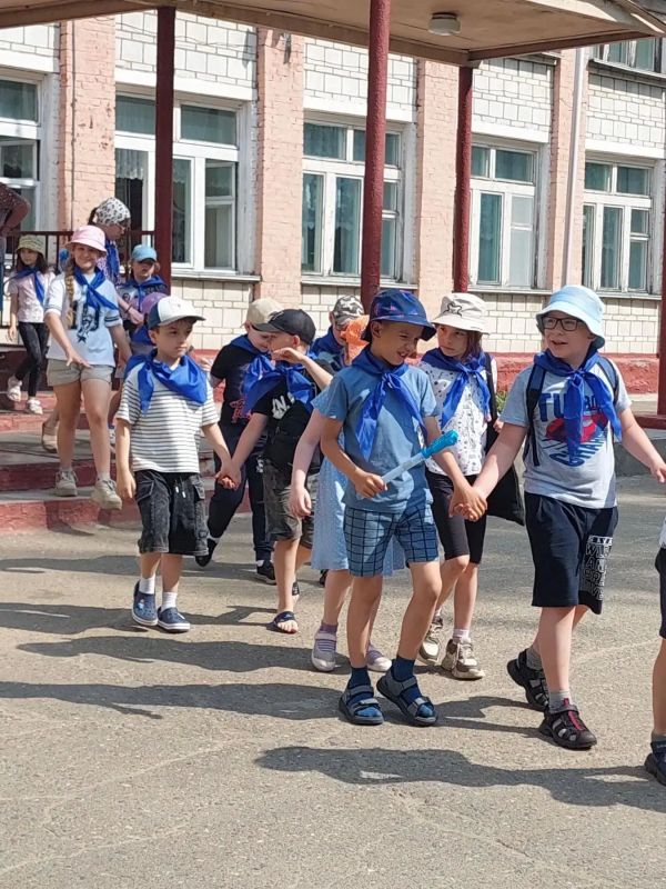 Глава Зеленогорска проверил организацию питания в летних лагерях Глава Зеленогорска проверил организацию питания в летних лагерях
