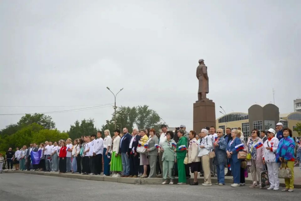 Уважаемые жители Ачинского муниципального округа, поздравляю вас с Днём России! Уважаемые жители Ачинского муниципального округа, поздравляю вас с Днём России!