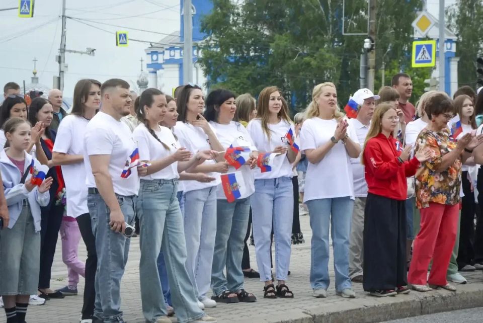 Уважаемые жители Ачинского муниципального округа, поздравляю вас с Днём России! Уважаемые жители Ачинского муниципального округа, поздравляю вас с Днём России!