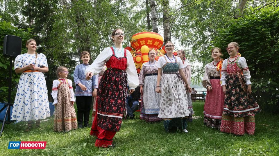 В День России красноярцы посетили праздник русской культуры и фестиваль русских народных игр В День России красноярцы посетили праздник русской культуры и фестиваль русских народных игр