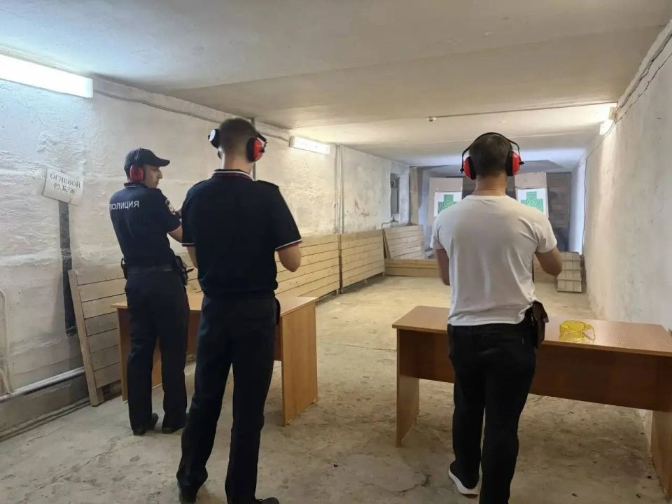 В честь Дня России боготольские полицейские показали класс в стрельбе! В честь Дня России боготольские полицейские показали класс в стрельбе!
