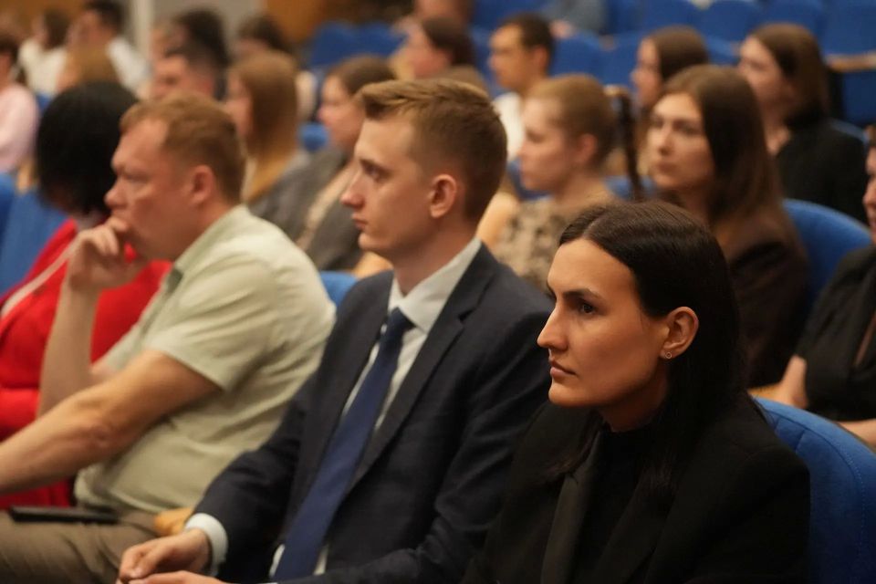 Перед Днём России — о главном: в прокуратуре края прошли лекции общества «Знание» Перед Днём России — о главном: в прокуратуре края прошли лекции общества «Знание»