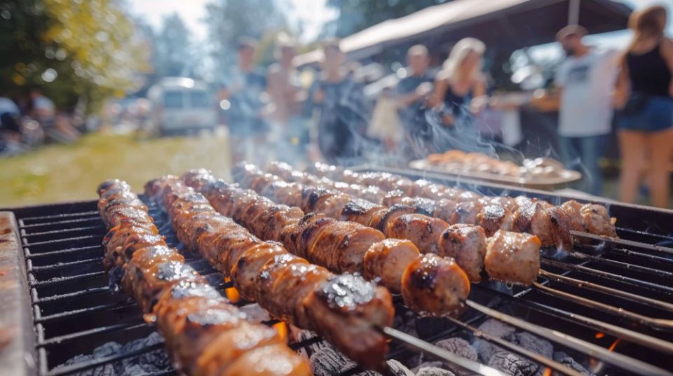 Для мяса, птицы, рыбы. Эксперт Боев назвал топ рецептов маринада для шашлыка