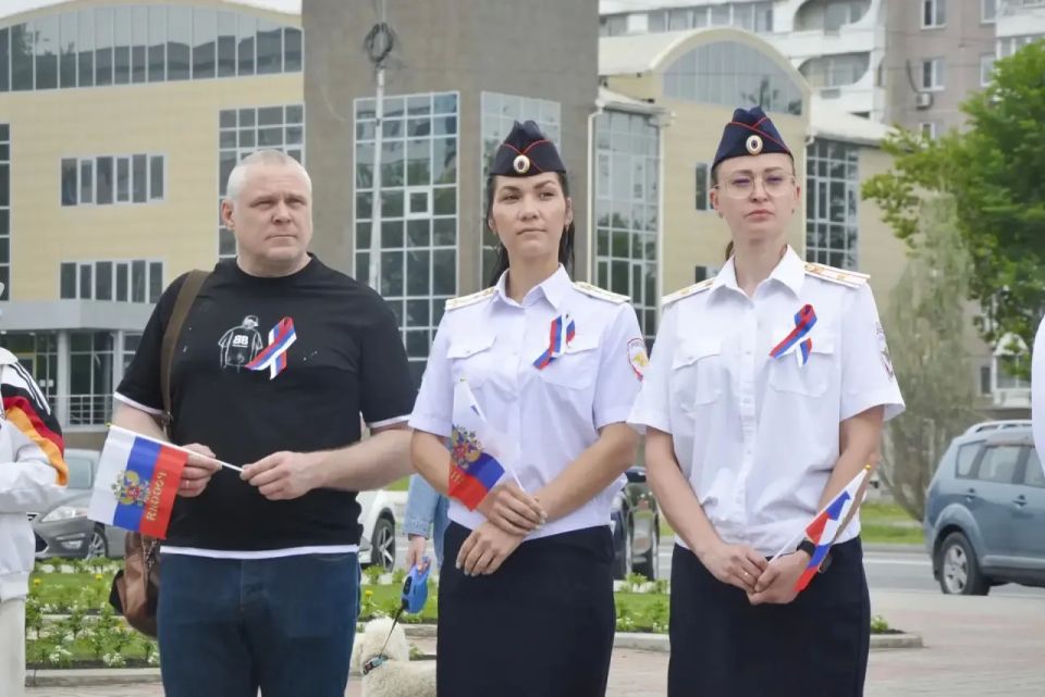 Уважаемые жители Ачинского муниципального округа, поздравляю вас с Днём России! Уважаемые жители Ачинского муниципального округа, поздравляю вас с Днём России!