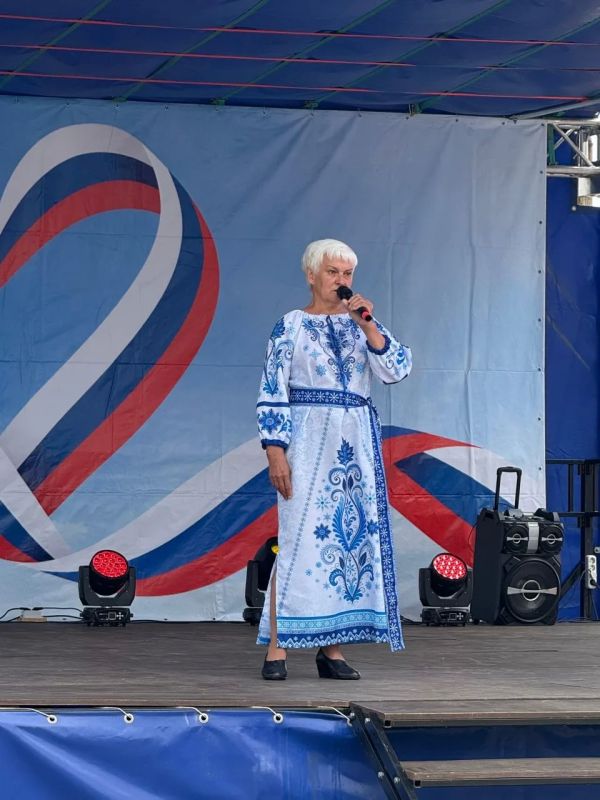 Гуляй, Россия!. Сегодня в Ирбейско-Саянском округе проходят гуляния в честь Дня России Гуляй, Россия!. Сегодня в Ирбейско-Саянском округе проходят гуляния в честь Дня России