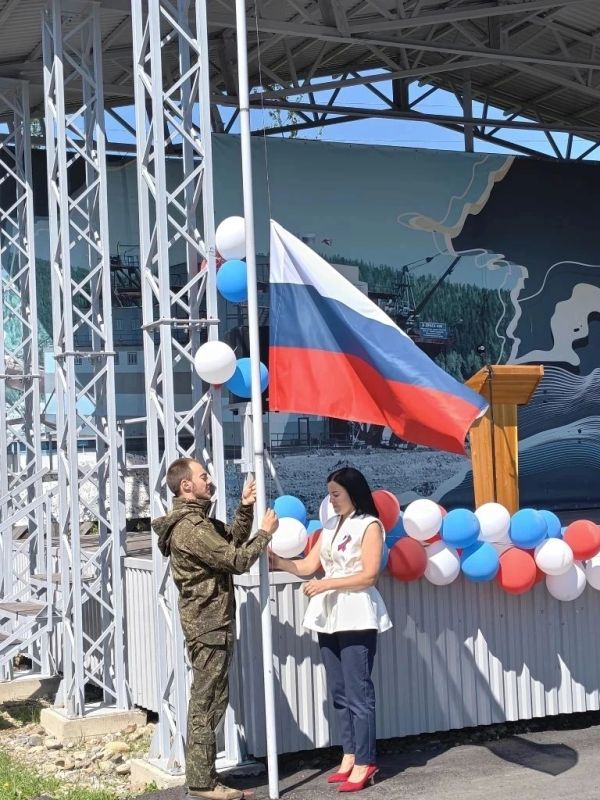Северо-Енисейский округ встречает День России всей душой! Северо-Енисейский округ встречает День России всей душой!