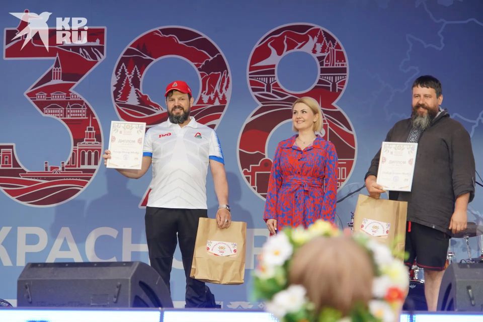 Кокошники, хороводы и лапта: как Красноярск отметил двойной праздник на набережной Енисея Кокошники, хороводы и лапта: как Красноярск отметил двойной праздник на набережной Енисея