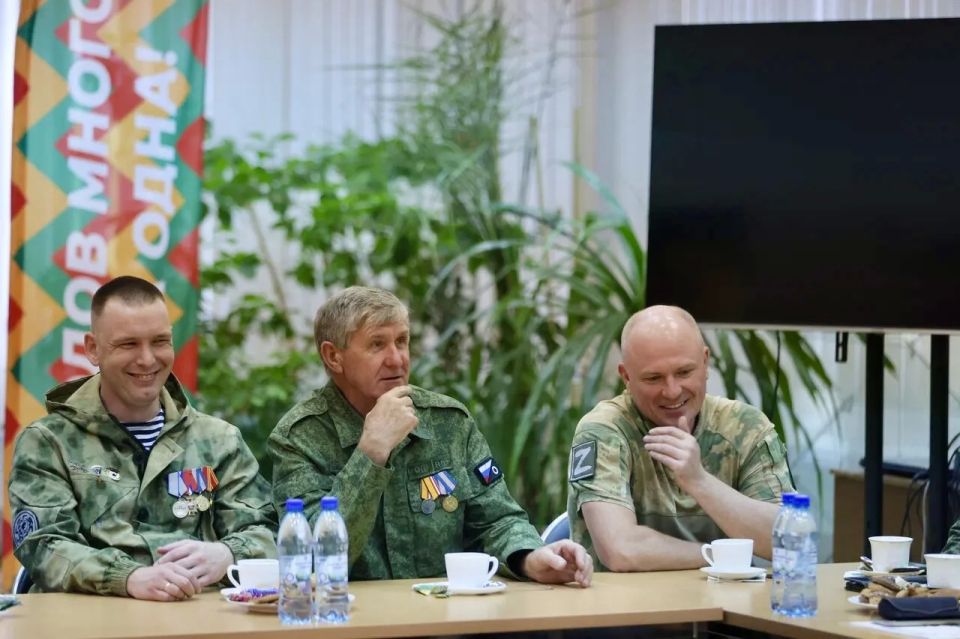 Михаил Котюков: В Зеленогорске встретился с участниками специальной военной операции и членами их семей Михаил Котюков: В Зеленогорске встретился с участниками специальной военной операции и членами их семей