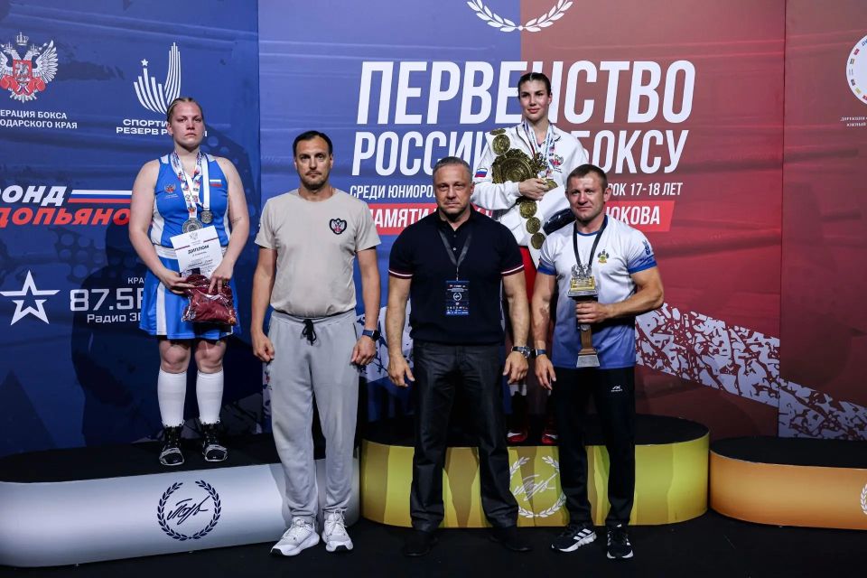 У красноярских спортсменок три медали первенства России по боксу У красноярских спортсменок три медали первенства России по боксу