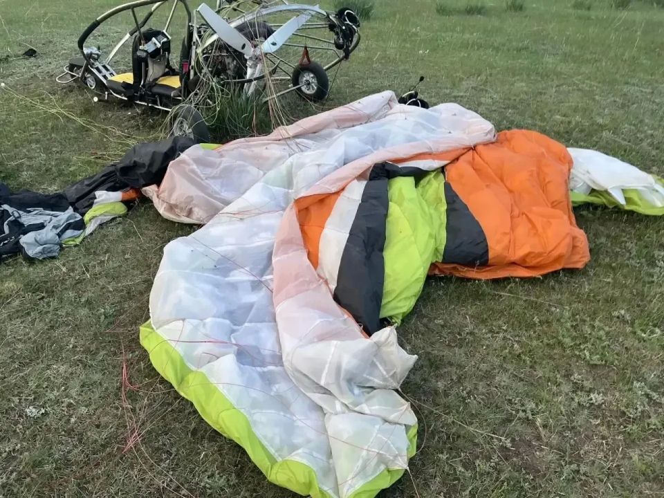 В Республике Хакасия устанавливаются обстоятельства падения паралета В Республике Хакасия устанавливаются обстоятельства падения паралета