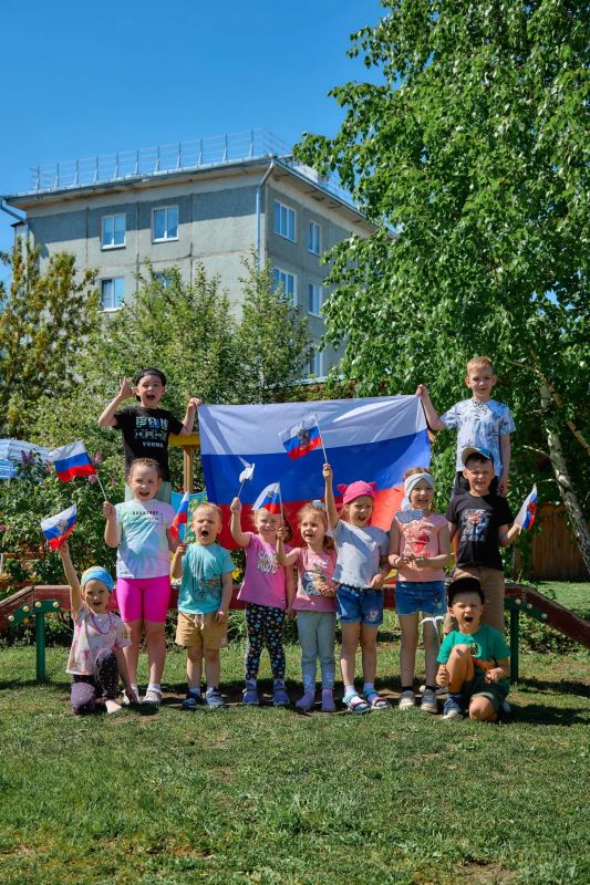 В Бородино высадили тысячу цветов на кольце улиц Гоголя и 9 Мая