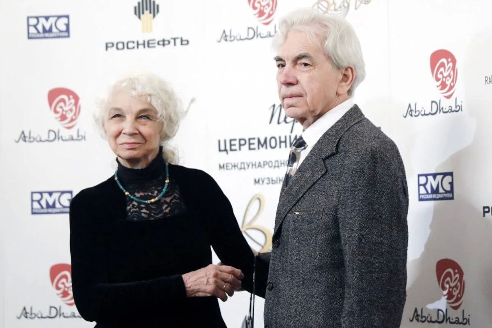 В Москве в возрасте 90 лет умерла мать оперного певца Дмитрия Хворостовского, Людмила Хворостовская