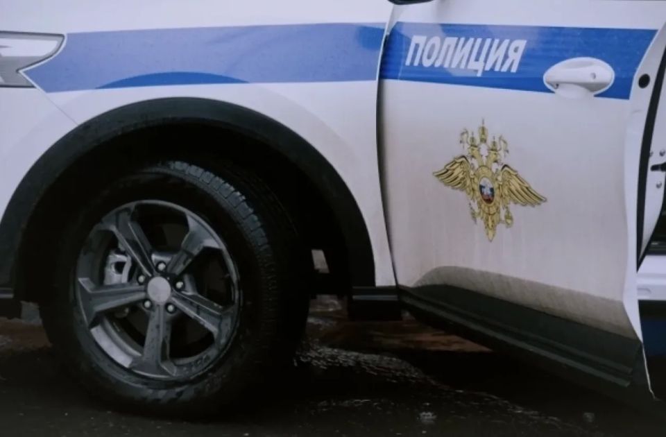 В центре Красноярска мотоциклист без номеров спровоцировал ДТП с участием патрульного мотоцикла ДПС