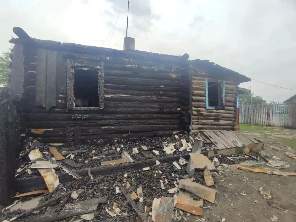 В Красноярском крае многодетный отец пытался сжечь своих четверых детей В Красноярском крае многодетный отец пытался сжечь своих четверых детей
