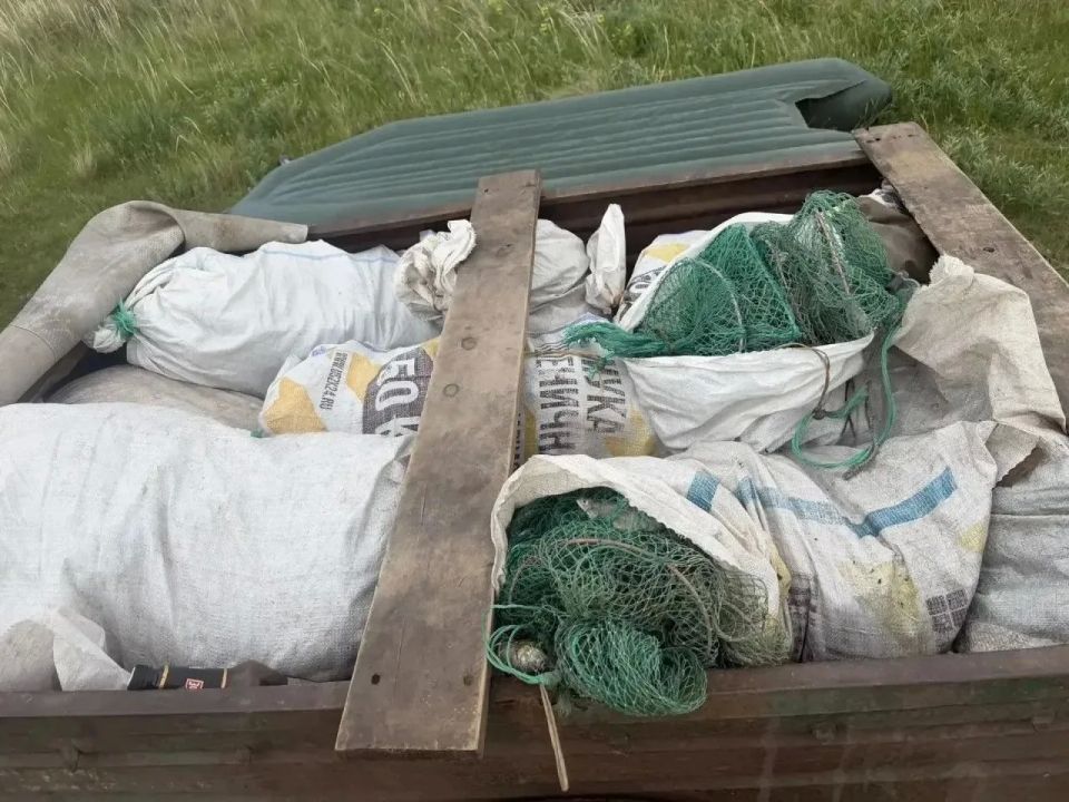 Браконьер из Хакасии заявил в полицию на конкурентов, укравших его снасти Браконьер из Хакасии заявил в полицию на конкурентов, укравших его снасти