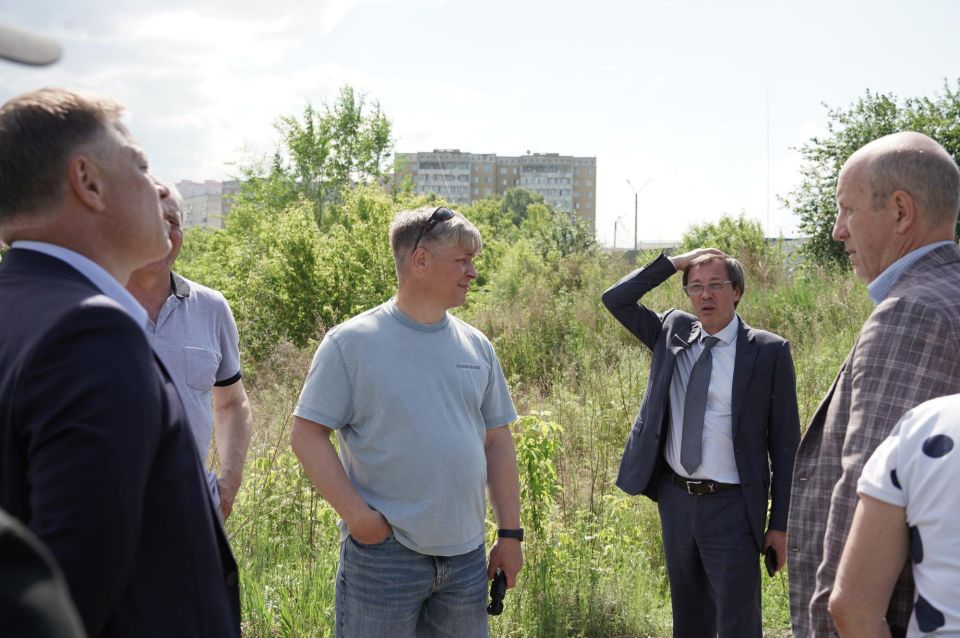 Вода пока не отступает. Жители частного сектора в районе улицы Даурской микрорайона Черемушки обратились к депутатам городского Совета за помощью Вода пока не отступает. Жители частного сектора в районе улицы Даурской микрорайона Черемушки обратились к депутатам городского Совета за помощью